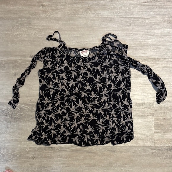 Mossimo Supply Co. Tops - Mossimo Supply Co. Black and Gray Patterned Blouse